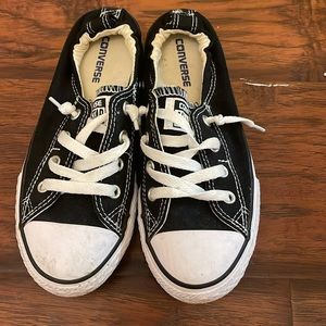 ✨ Excellent condition✨Size 2 converse shoes color: black